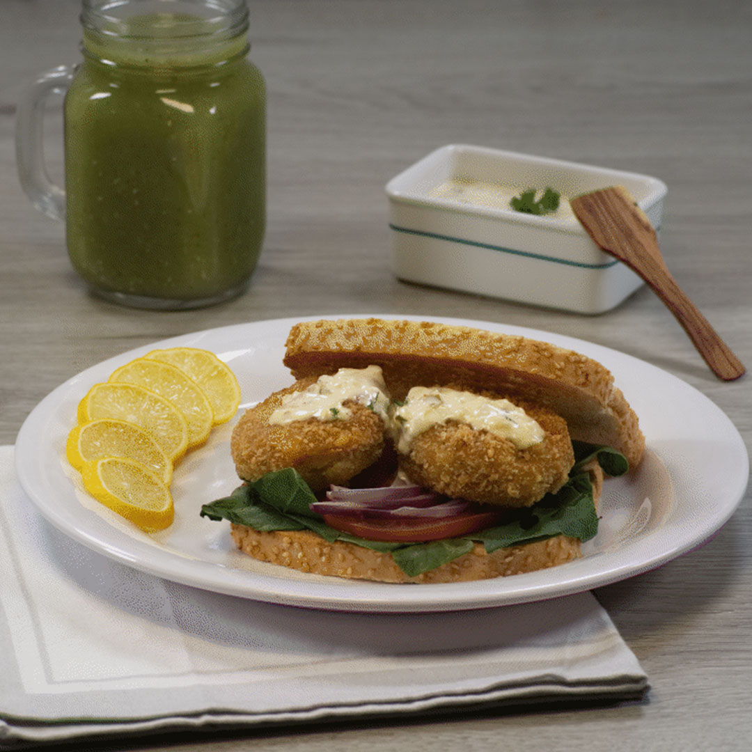 Sandwich de croquetas de pescado New York Deli & Bagel